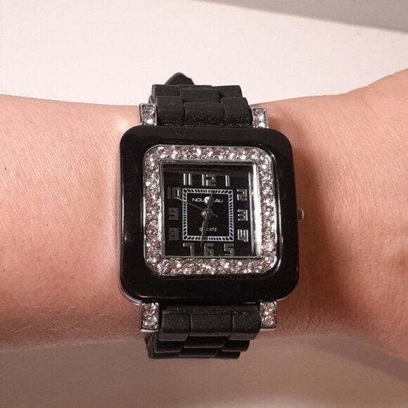 3/$20 NOUVEAU Quartz Wrist Watch Rhinestone Square Dial Adjustable Silicone Band - Picture 2 of 9